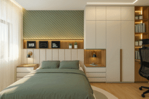 Quarto de menino planejado com tema gamer sutil, painel verde diagonal, bancada de estudos e iluminação em nichos de madeira.